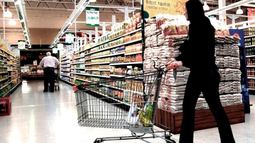 La inflación de diciembre fue 3,8% y acumuló 50,9% a lo largo de 2021