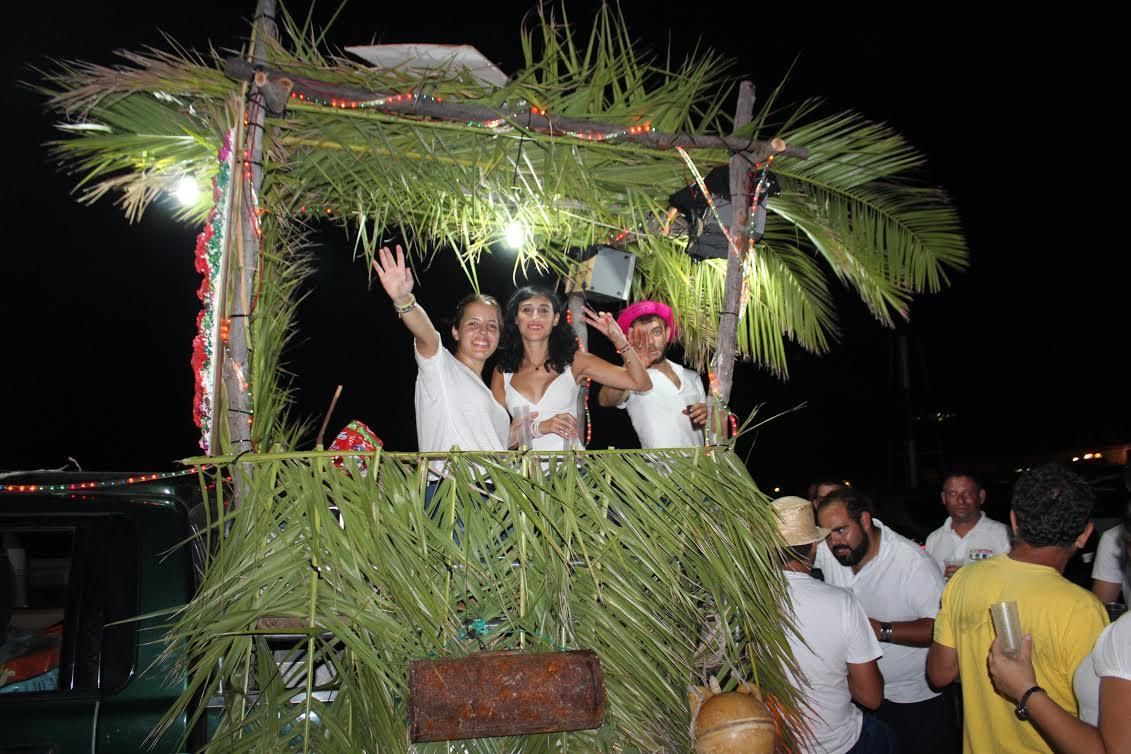 En la romería participaron carrozas y grupos folclóricos. Foto: JOSÉ AYUT.