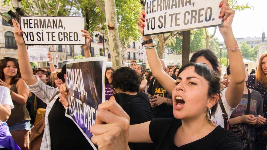 Manifestación contra la primera sentencia de 'la manada', que calificaba los hechos de abuso sexual.