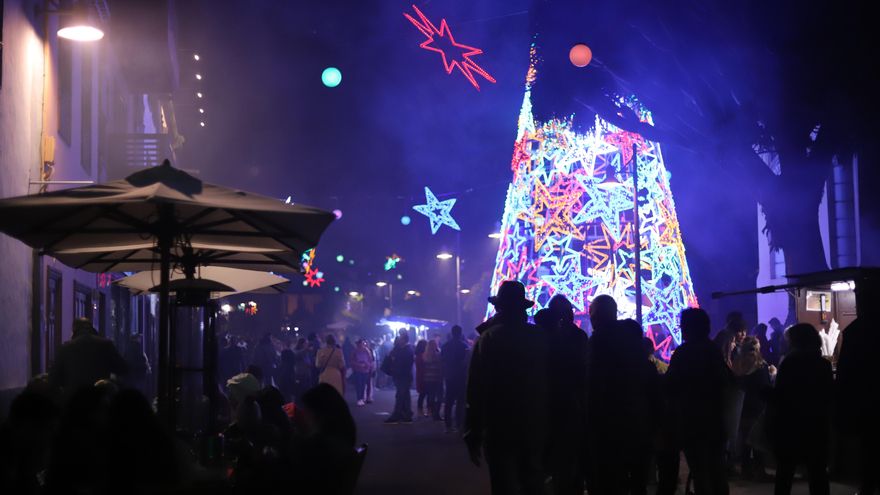 Una Navidad marcada por la COVID con reuniones de seis y confinamiento nocturno