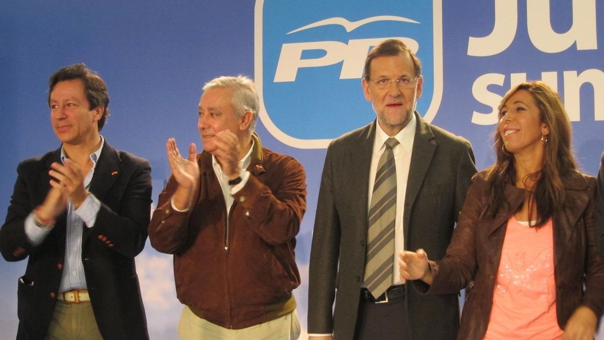 Rajoy acusa a Mas de abdicar de sus deberes y conducir a los catalanes a un "dilema imposible"