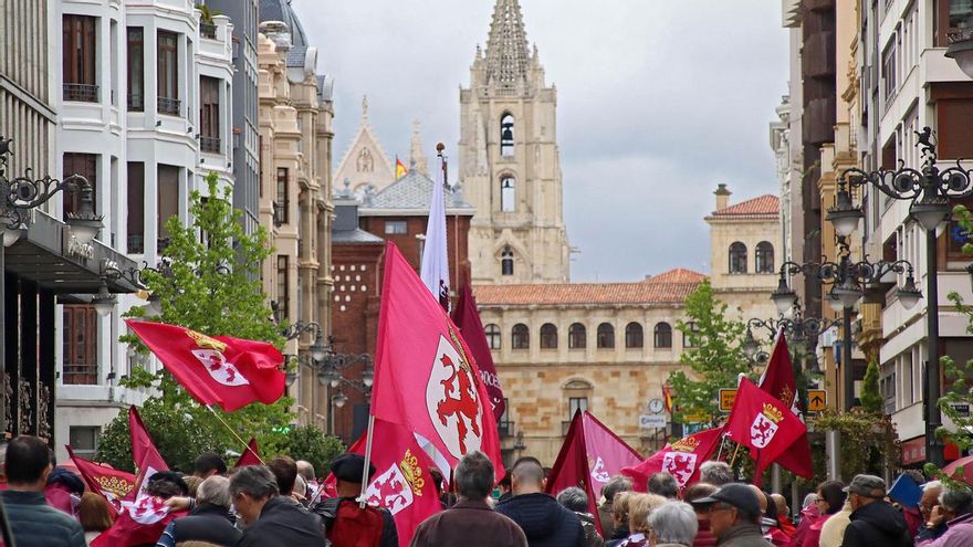 Conceyu País Llionés monta una 'contrafiesta' reivindicativa ante la celebración de la Junta en León el 23 de abril