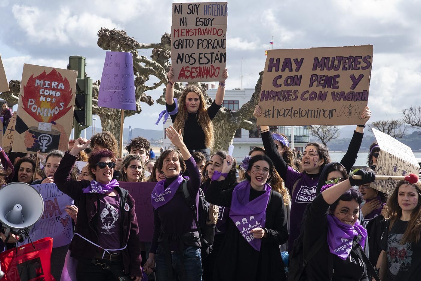 FOTOGALERÍA | La huelga feminista del 8M tiñe de morado las FOTOGALERÍA | La huelga feminista del 8M tiñe de morado las