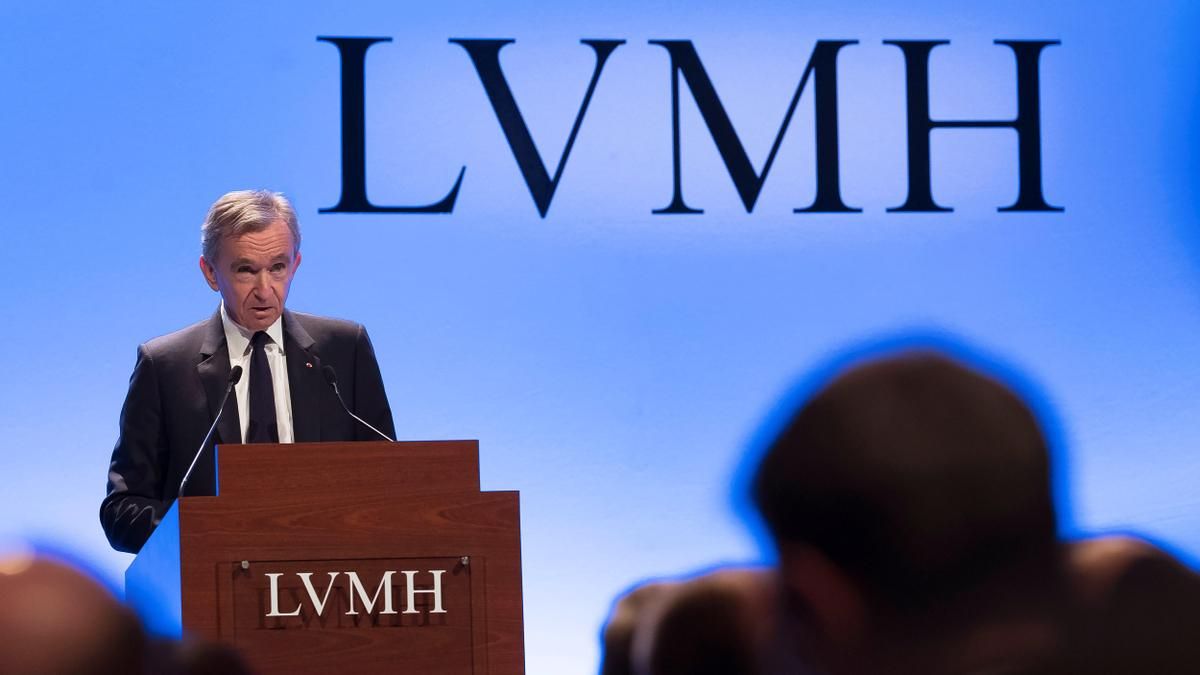 La familia Arnault refuerza su control sobre el gigante del lujo LVMH valorado en 196.000 millones