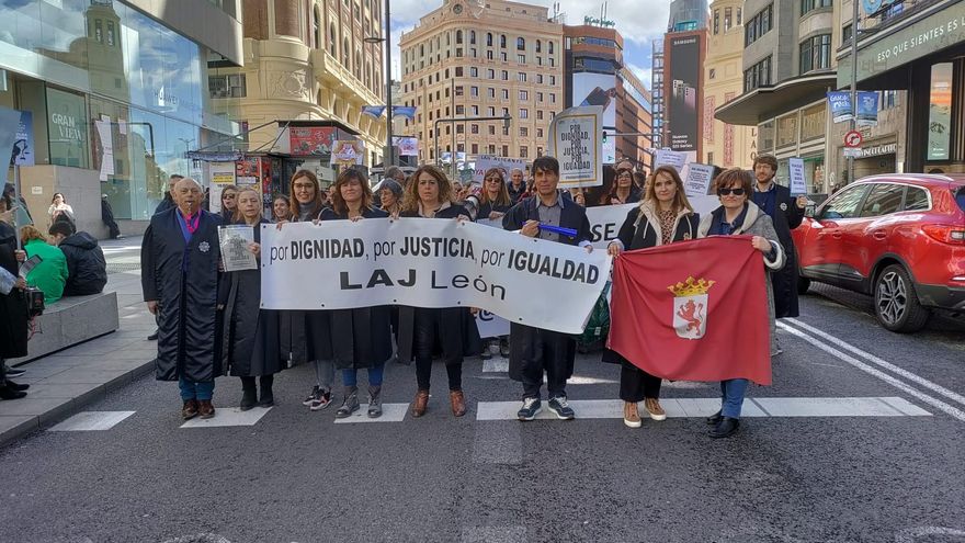 Los Letrados de la Administración de Justicia de León, en la manifestación de Madrid del mes de marzo.