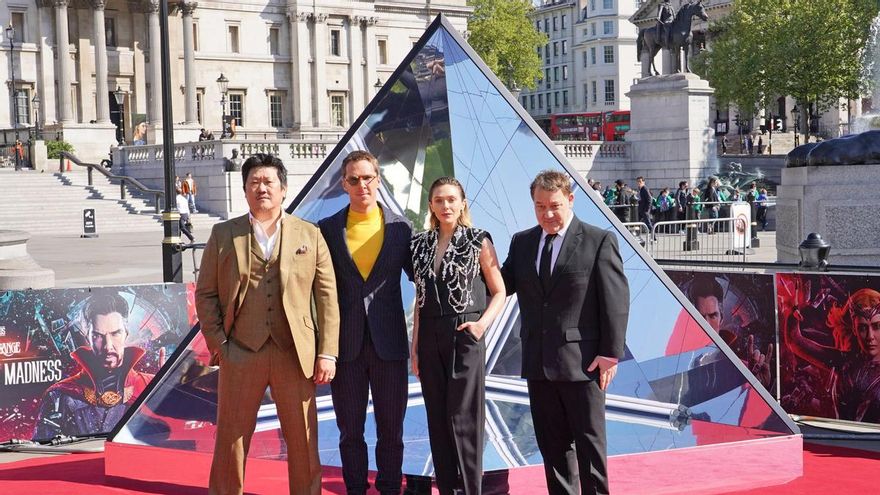 Los actores británicos Benedict Cumberbatch y Benedict Wong alertan del “desastre” que podría suponer la fusión de Paramount y Warner