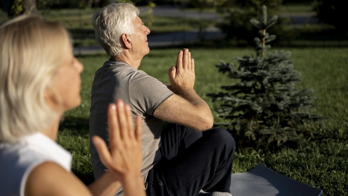 Cardio, yoga o pesas: ¿cuál es más fácil de mantener todo el año sin tirar la toalla?
