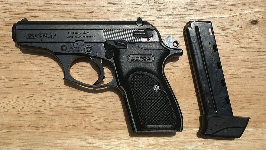El atacante gatilló una pistola Bersa calibre 32, con cinco proyectiles pero ninguno en la recámara