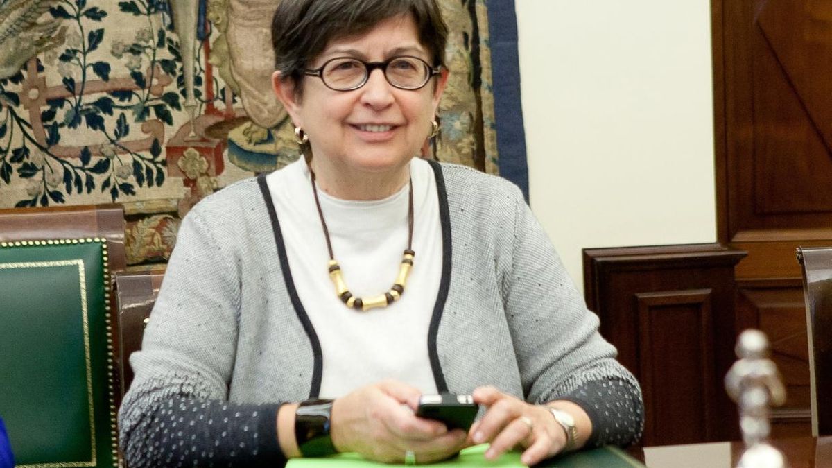 La veterana diputada del PSC Teresa Cunillera deja el Congreso pidiendo a los que se quedan que "estén a la altura"
