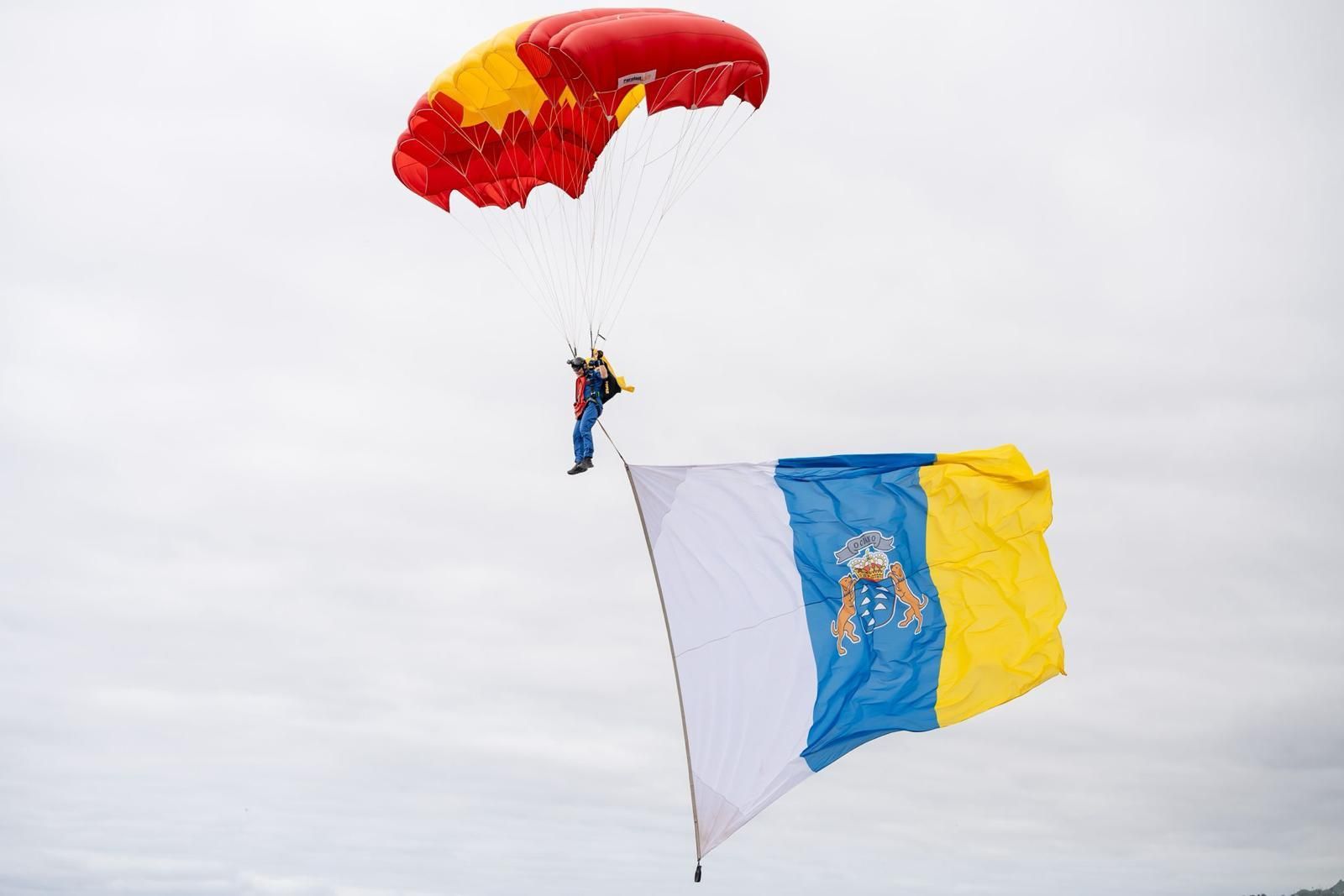 El Ejército del Aire y del Espacio participa en las fiestas de la LXX Bajada de la Virgen de las Nieves.