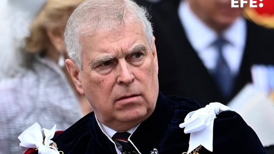 La Policía británica entra en escena en la caída sin fin del todavía príncipe Andrés