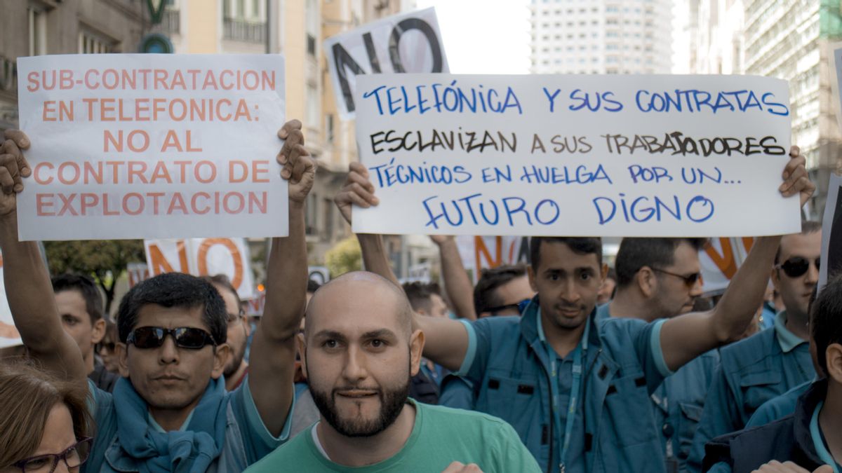Manifestación de técnicos de subcontratas de Telefónica en abril de 2015