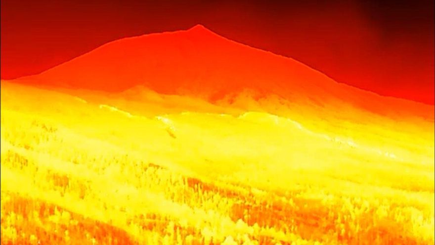 Así se ve el incendio declarado en Tenerife con una cámara térmica y el Teide de fondo