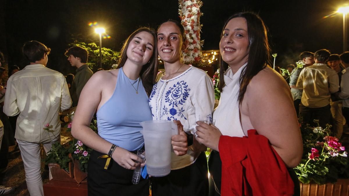 Ambiente nocturno de las Cruces de Mayo de la Quinta Angustia