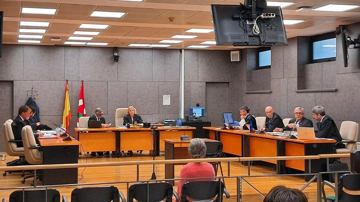 Varias familias declaran que la enfermera de Osakidetza vacunaba a sus hijos "muy rápido", "de espaldas y ocultándolos"