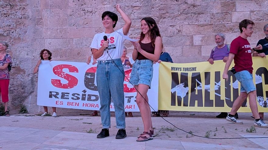 Les activistes detingudes a Santa Maria en l'acte d'aquest diumenge.
