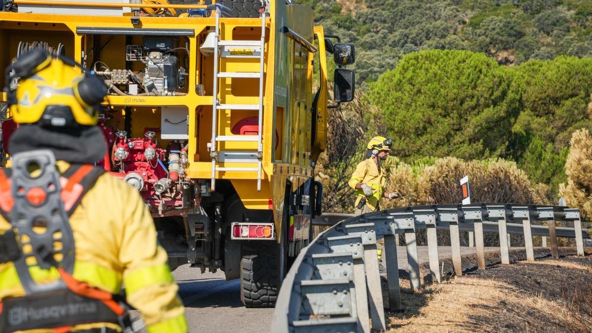 El INFOCA trabaja por extinguir el tercer incendio forestal de este verano en Cerro Muriano