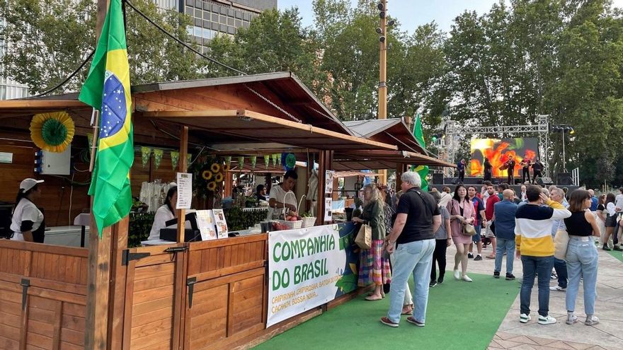 El Ayuntamiento de Madrid retira el escenario de Plaza de España por las quejas vecinales, pero mantiene el 'feriódromo'
