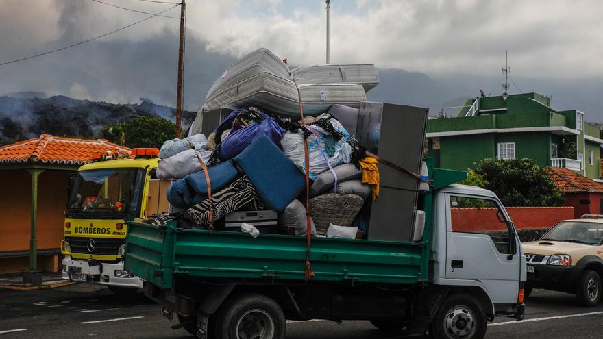 Los economistas presentan más de una veintena de propuestas para paliar el "gravísimo desastre" en La Palma