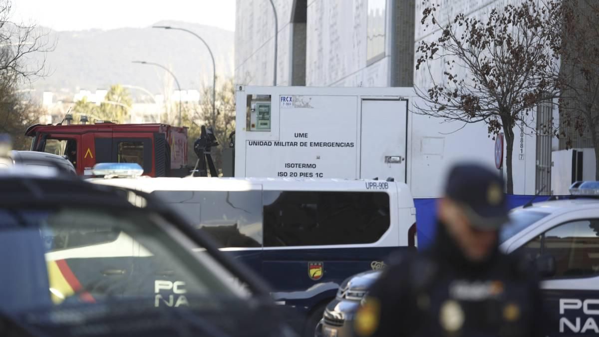 Trabajos de la Policía Científica y la UME en la Ciudad de la Justicia