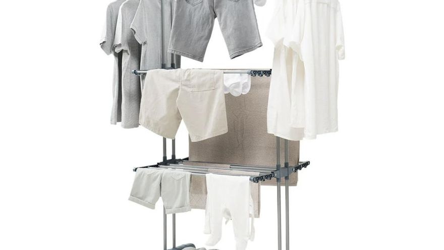 Este tipo de tendedero vertical tiene mucha capacidad y permite el secado rápido de tu ropa