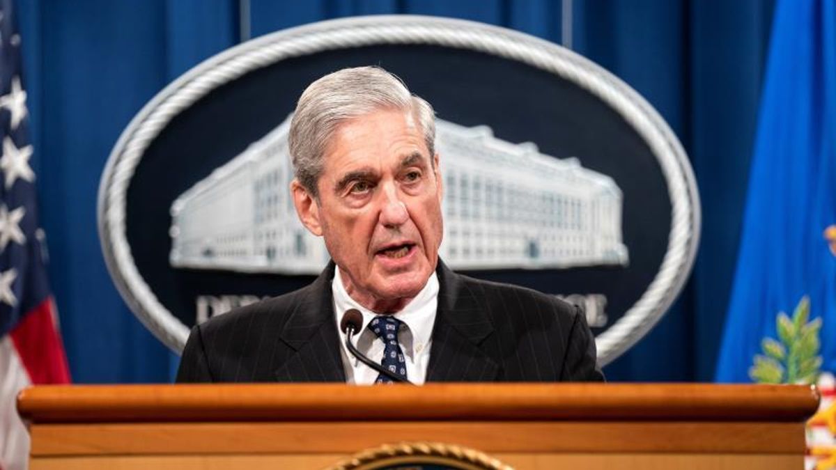 Muere Robert Mueller, el exdirector del FBI que investigó a Trump, y el presidente de EEUU lo celebra: "Me alegro de que esté muerto"