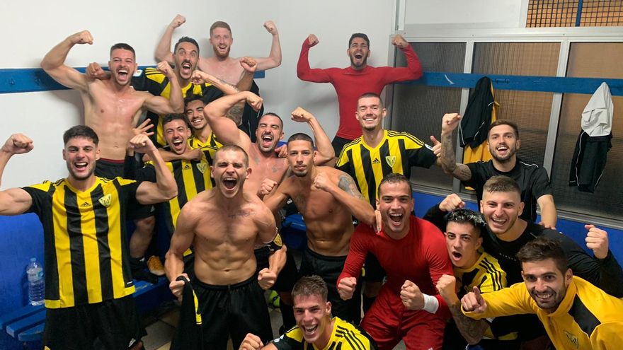 El Atlético Tacoronte y el San Fernando, líderes incontestables de la Tercera División