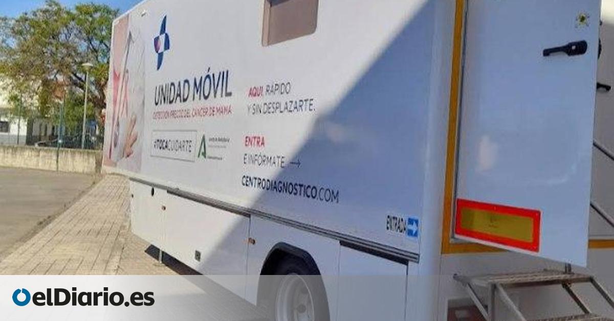 Andalucía subcontrata una clínica privada para hacer mamografías dentro de remolques frente a sus centros de salud