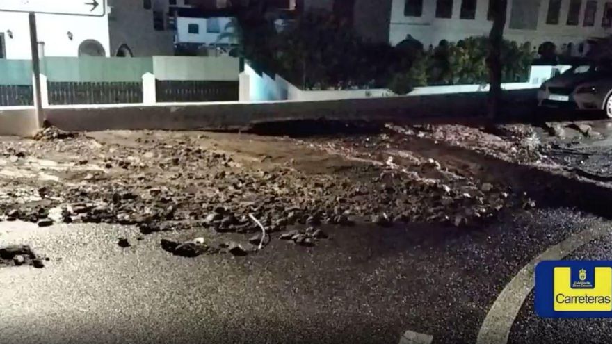 Barro y rocas en Agaete tras las lluvias de este miércoles
