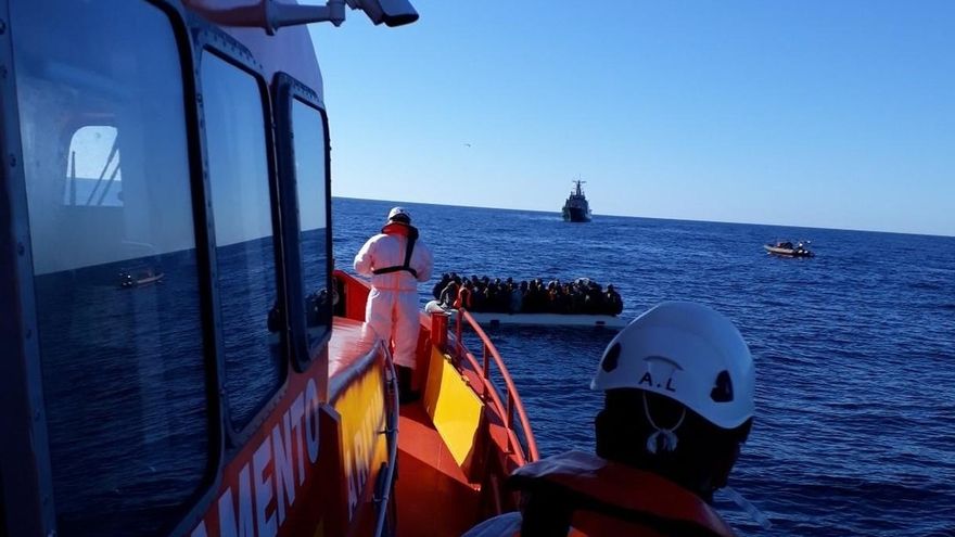 Ascienden a 469 las personas rescatadas, tres fallecidas, de pateras en el mar de Alborán este viernes