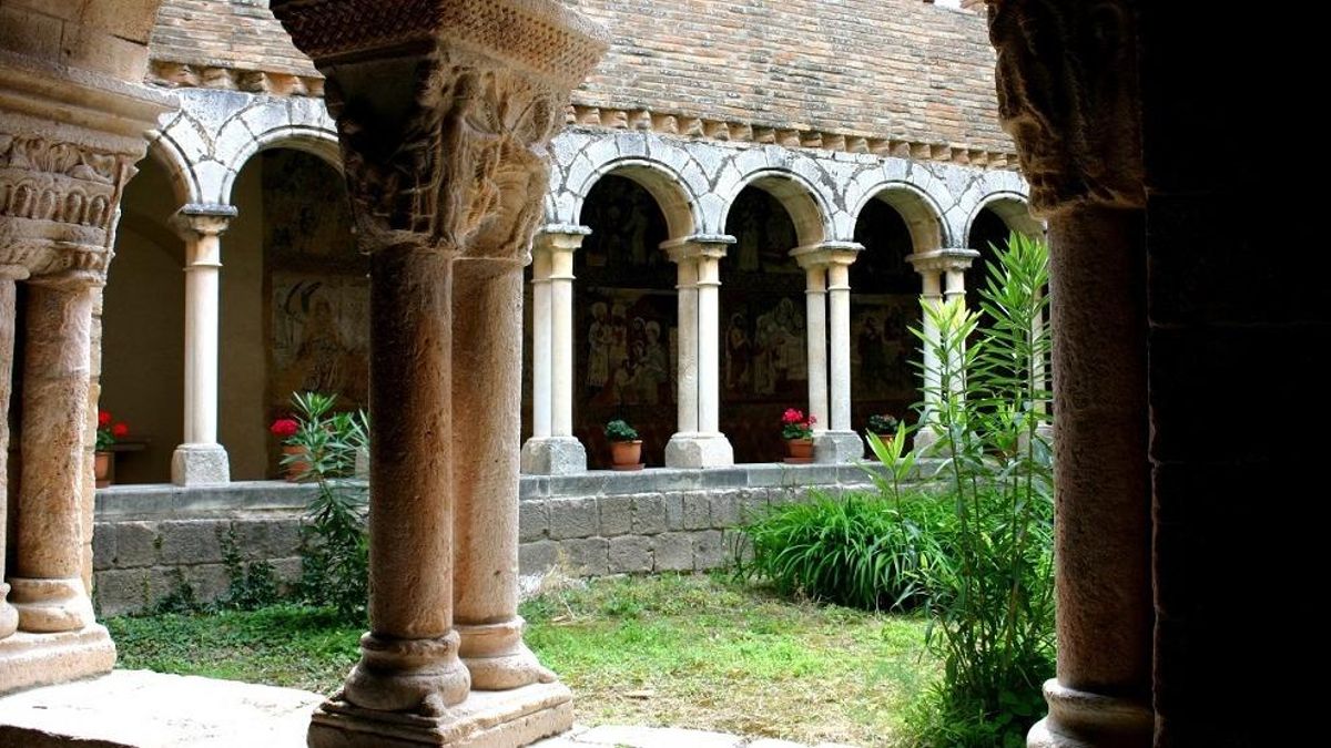 Interior de la colegiata de Alquézar.
