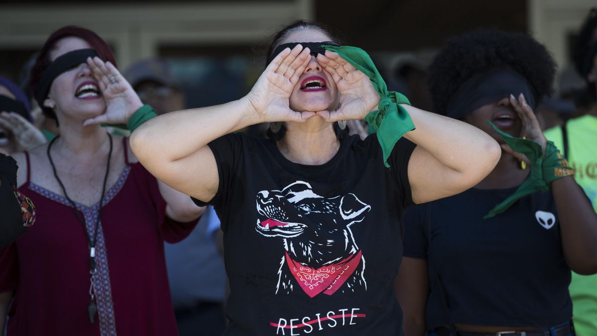 El movimiento feminista dominicano apoya a las denunciantes de Julio Iglesias: "La violencia no es un problema privado"