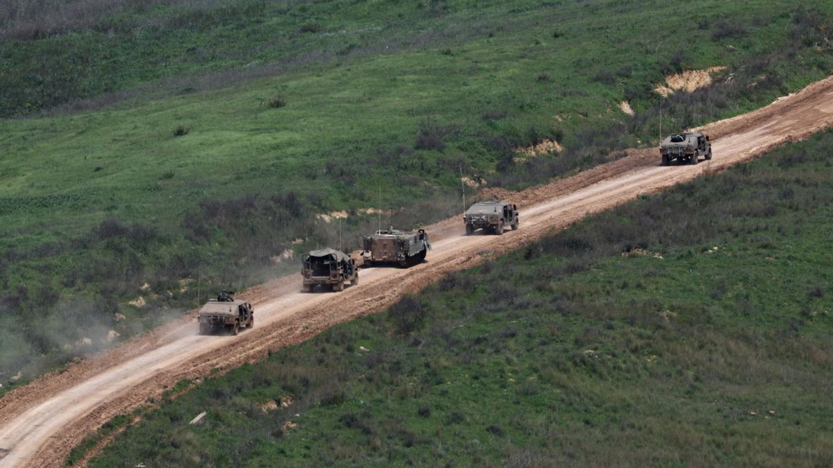 Tropas israelíes en territorio libanés junto a la frontera norte de Israel, el 28 de marzo de 2026.