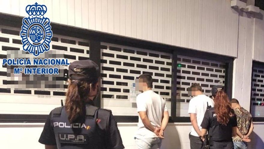 Detenido con siete envoltorios de heroína y 11 de crack en un paquete de tabaco en Tenerife
