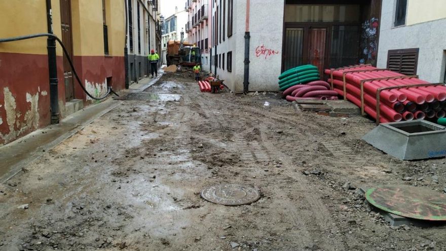 La calle Pablo Flórez une la Catedral con el Arco de la Cárcel y hay cinco centros educativos en su recorrido, recuerda el PP.
