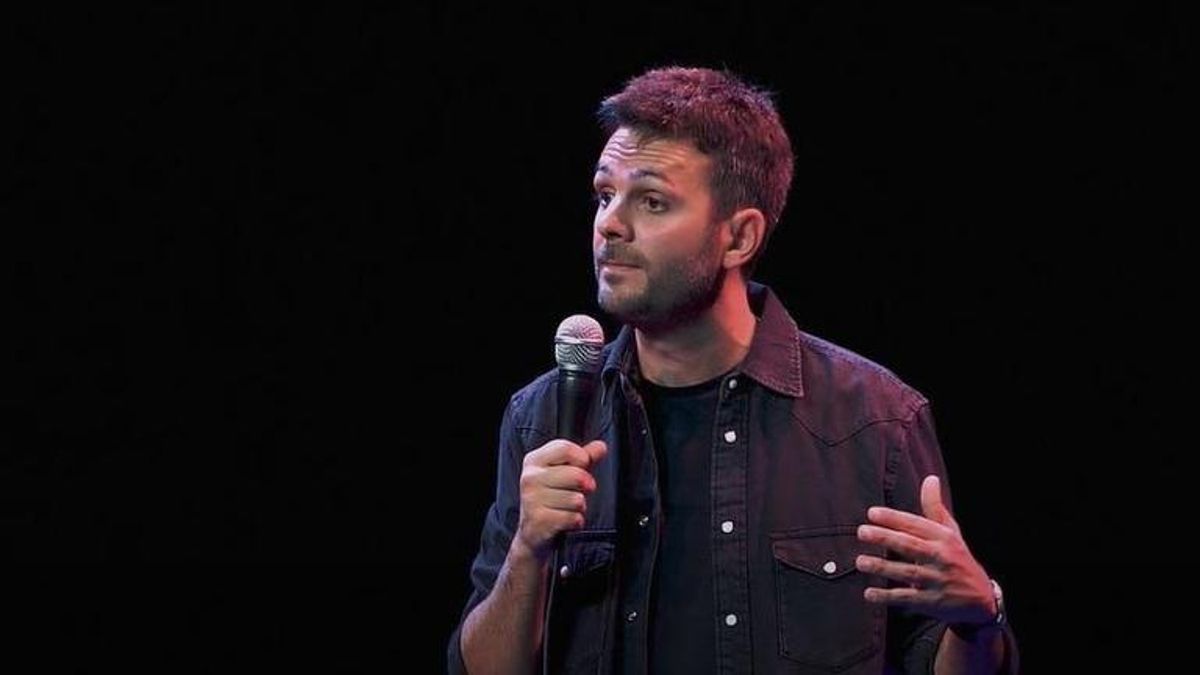 El humorista Edén Serrano.