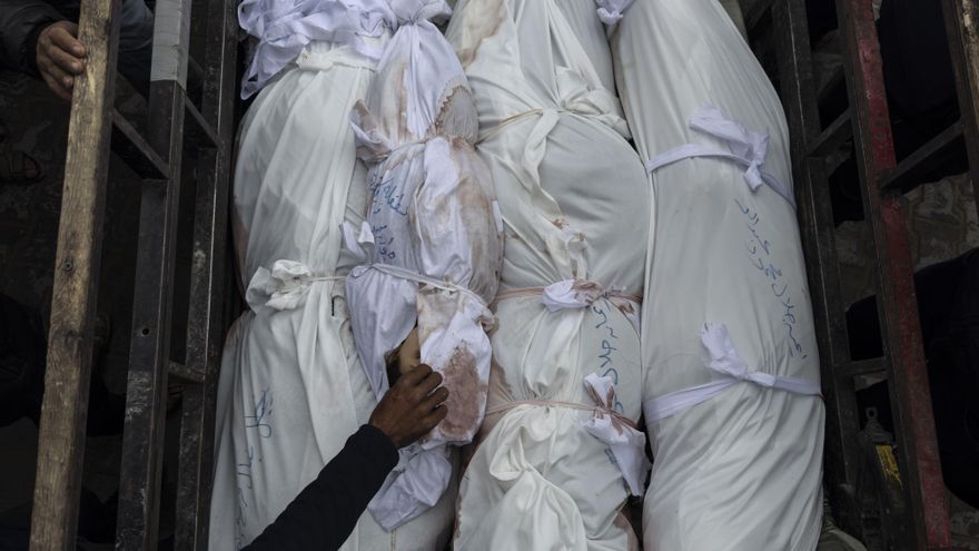 Israel mata a cerca de 100 gazatíes el domingo y sigue bombardeando la ciudad de Gaza