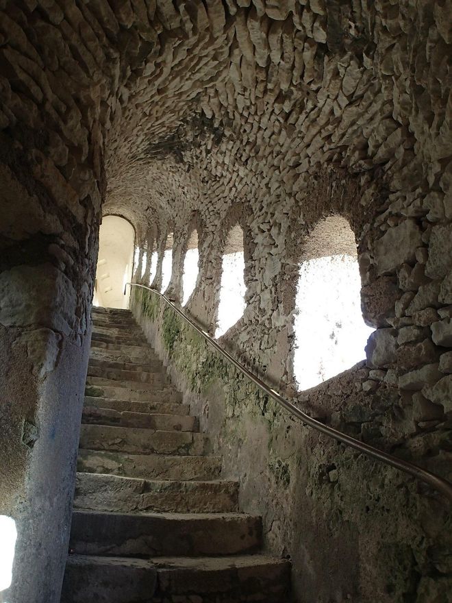 Escaleras del Rey de Aragón. Aquí la leyenda colisiona con la historia.