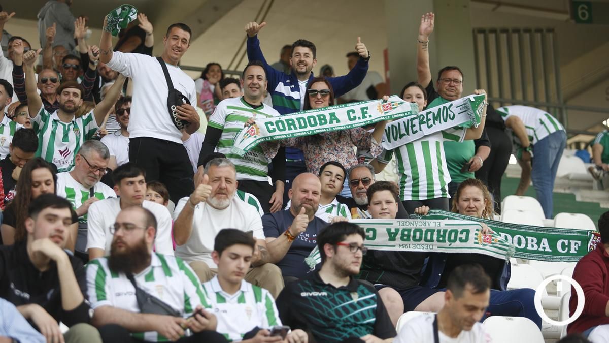 Grada Blanquiverde del Córdoba CF - San Fernando CD