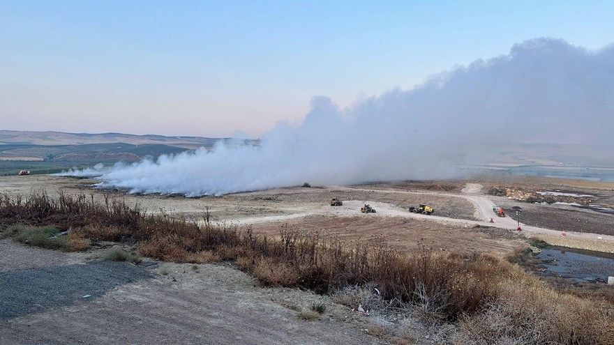 El viento, un factor clave en el incendio del vertedero de Córdoba