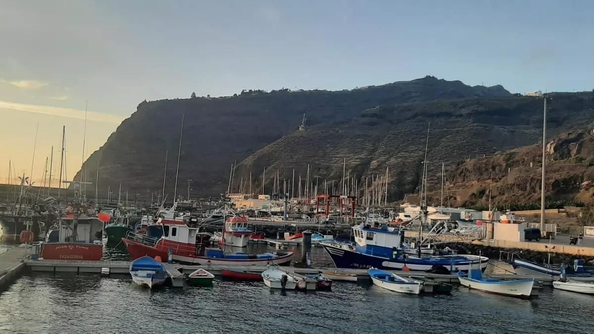 Canarias destina 100.000 euros al sector pesquero de Tazacorte para compensar las pérdidas por la erupción  del Tajogaite