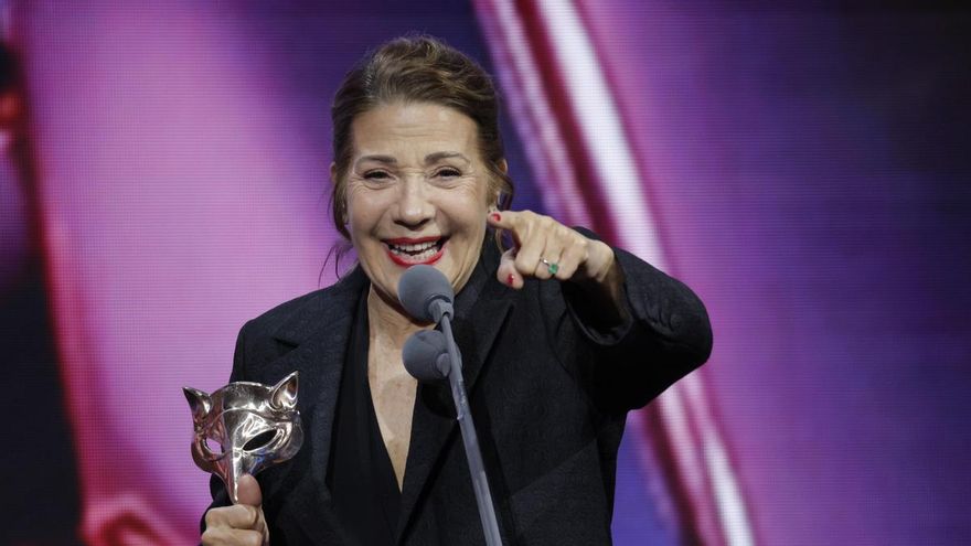 La actriz Emma Vilarasau, al juez Carretero tras ganar el premio Feroz: "Cuando uno hace una penosa actuación se lo come y se lo calla"