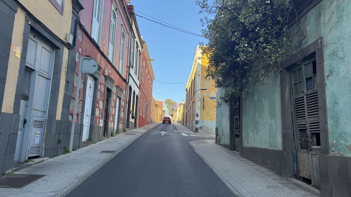 La calle Doctor Vicente Navarro Marco a la altura del casco viejo de Tafira Alta.