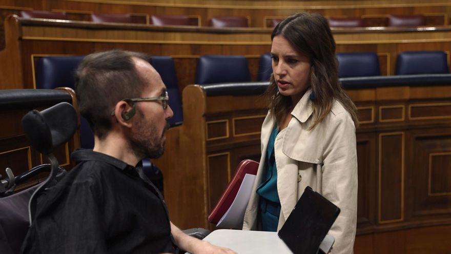 El portavoz de Unidas Podemos en el Congreso, Pablo Echenique y la ministra de Igualdad, Irene Montero.