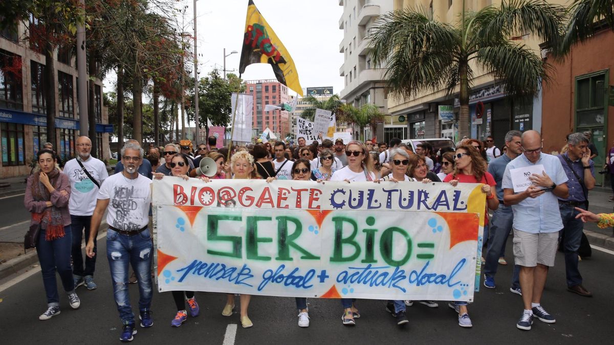 Fotogalería | Manifestación contra la ampliación del muelle de Agaete