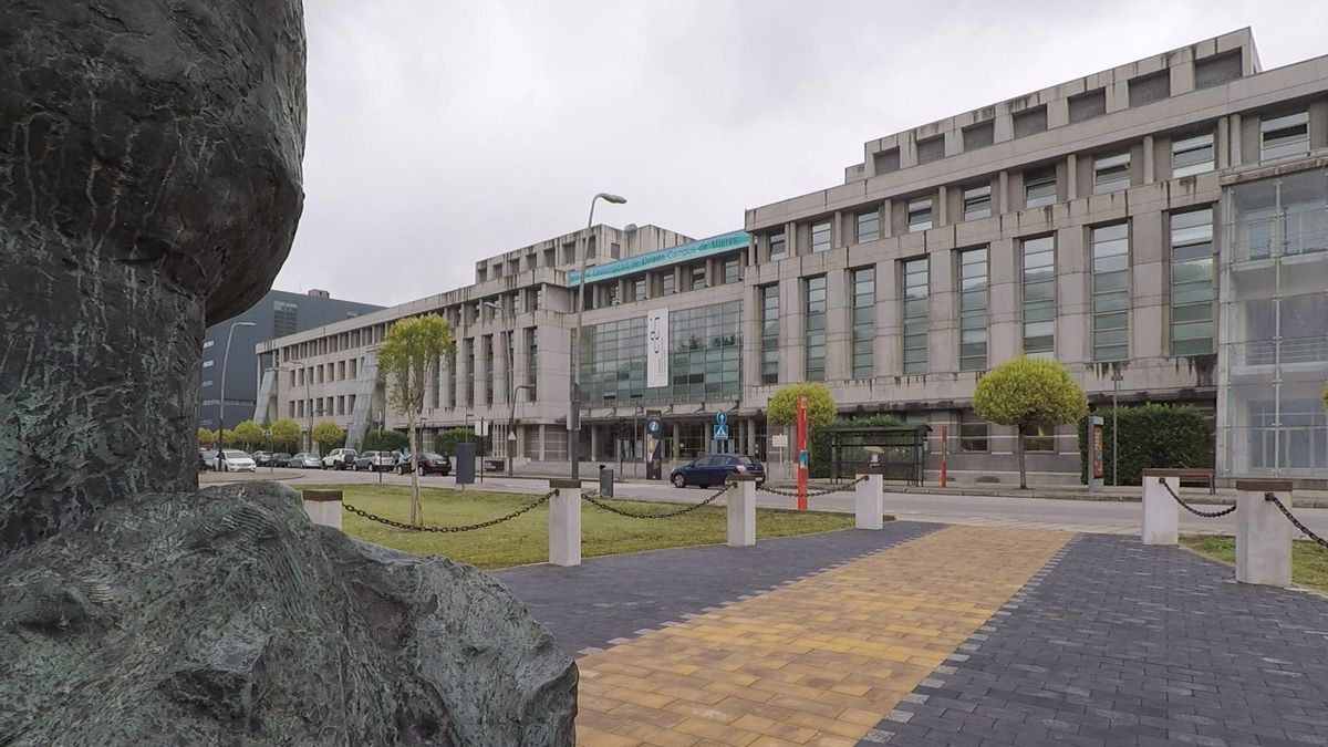 Mieres aborda el papel de la empresa asturiana en la Agenda 2030 en una jornada en el campus universitario