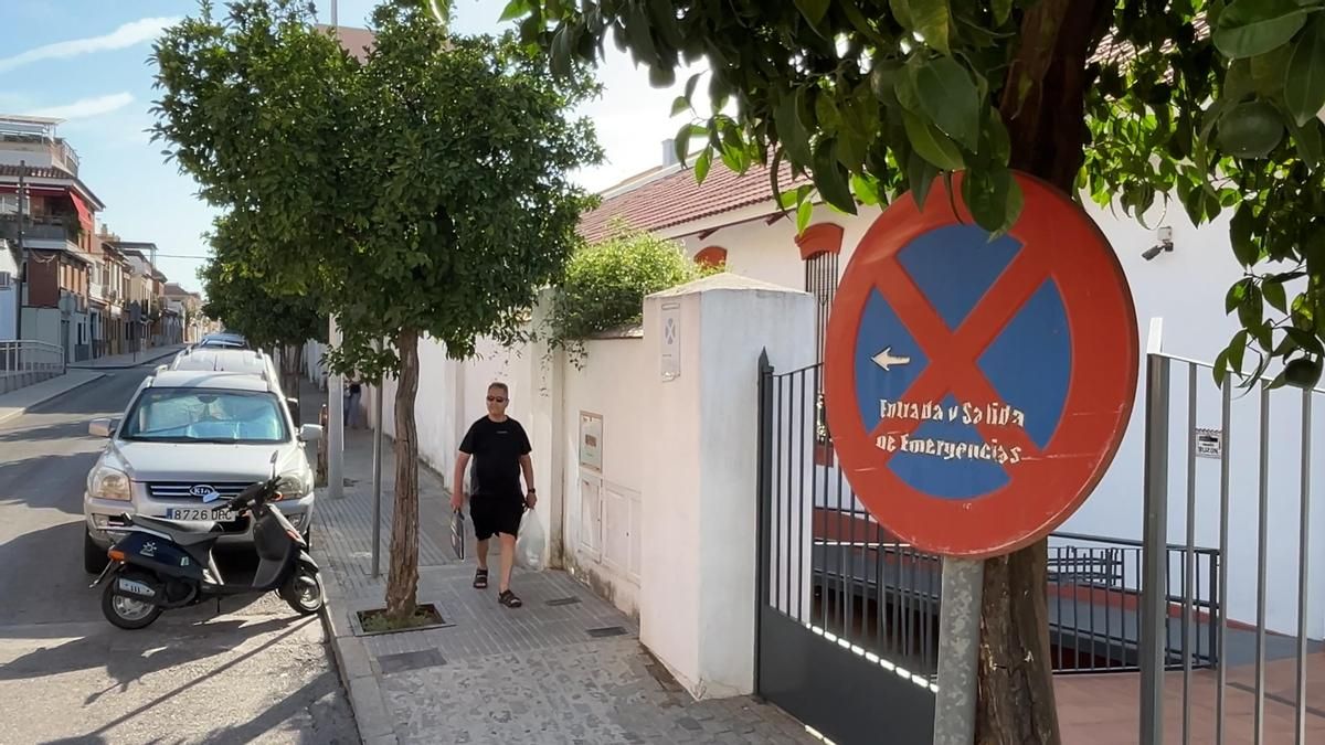 El conflicto de la zona de aparcamiento para residentes en el Zumbacón: vecinos enfrentados y una decisión en septiembre