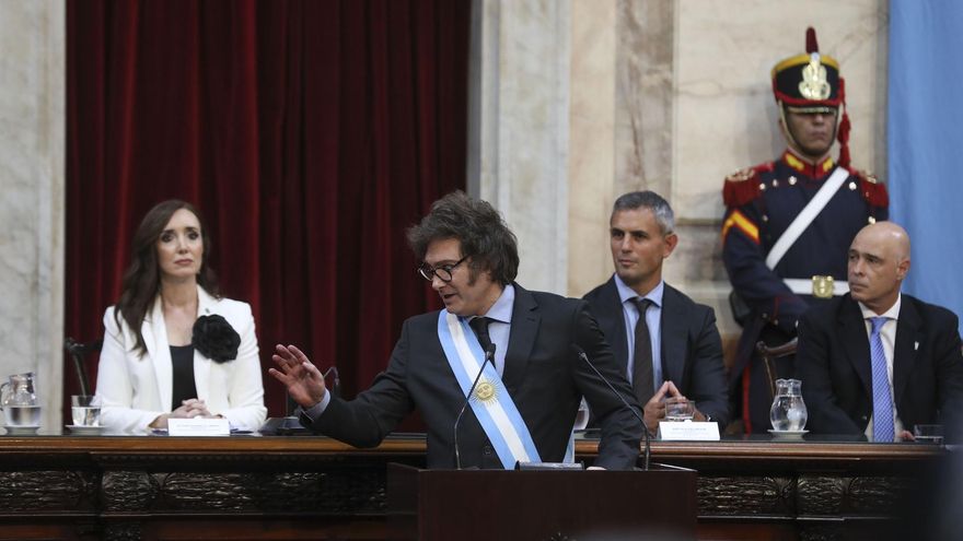 “No te apures”, el reto del Presidente a la vice por haber finalizado la sesión sin esperar su “Viva la libertad, carajo”