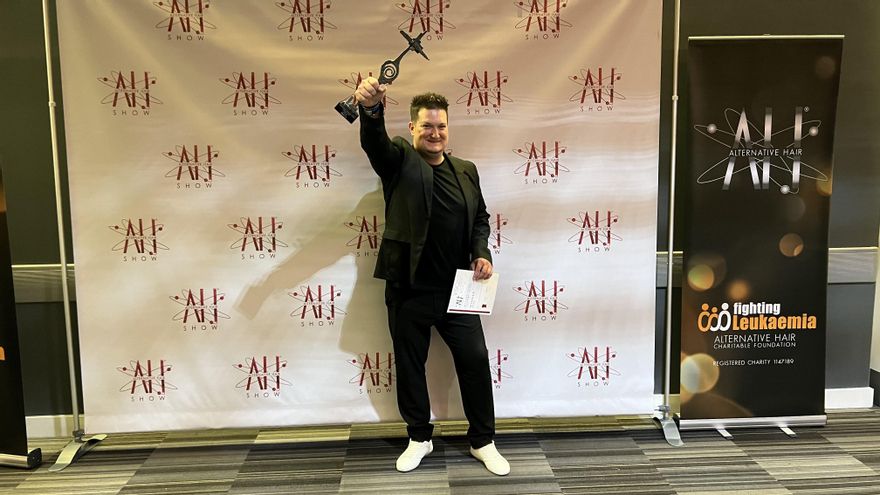 El valenciano Daniel Gallego gana en Londres el Internacional Visionary Award, gran premio de la peluquería mundial