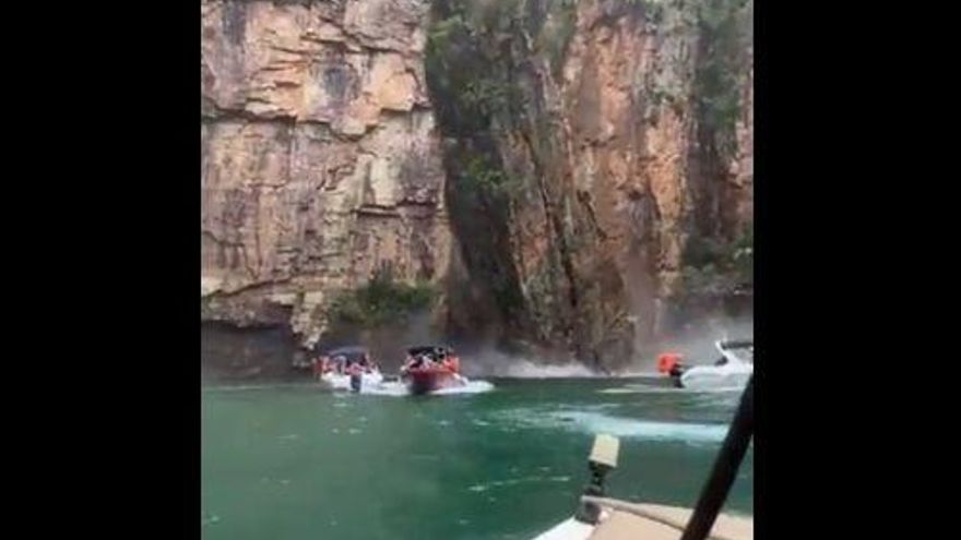 Al menos siete muertos, 31 heridos y cuatro desaparecidos por un derrumbe sobre lanchas turísticas en Minas Gerais